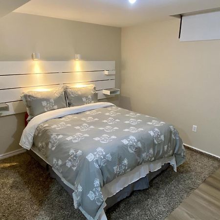 Affordable Room With Free Parking In Newmarket On Extérieur photo