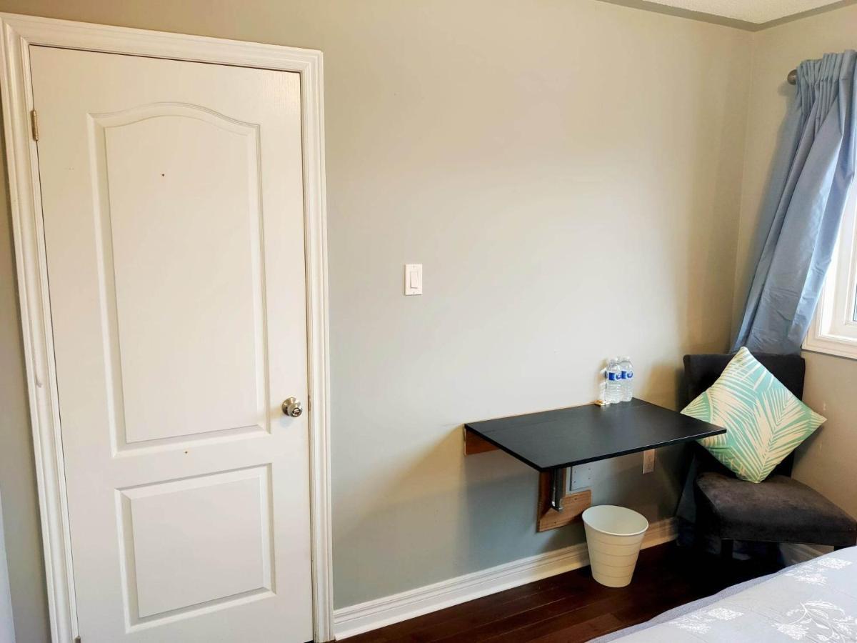 Affordable Room With Free Parking In Newmarket On Extérieur photo