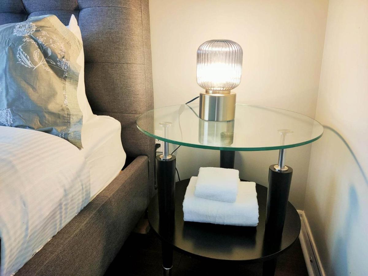 Affordable Room With Free Parking In Newmarket On Extérieur photo