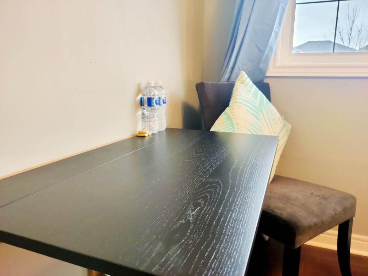 Affordable Room With Free Parking In Newmarket On Extérieur photo