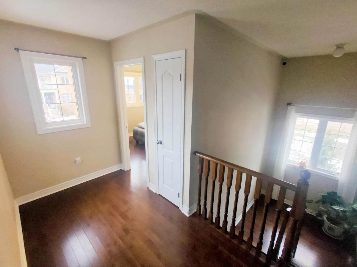 Affordable Room With Free Parking In Newmarket On Extérieur photo