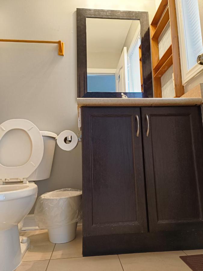 Affordable Room With Free Parking In Newmarket On Extérieur photo