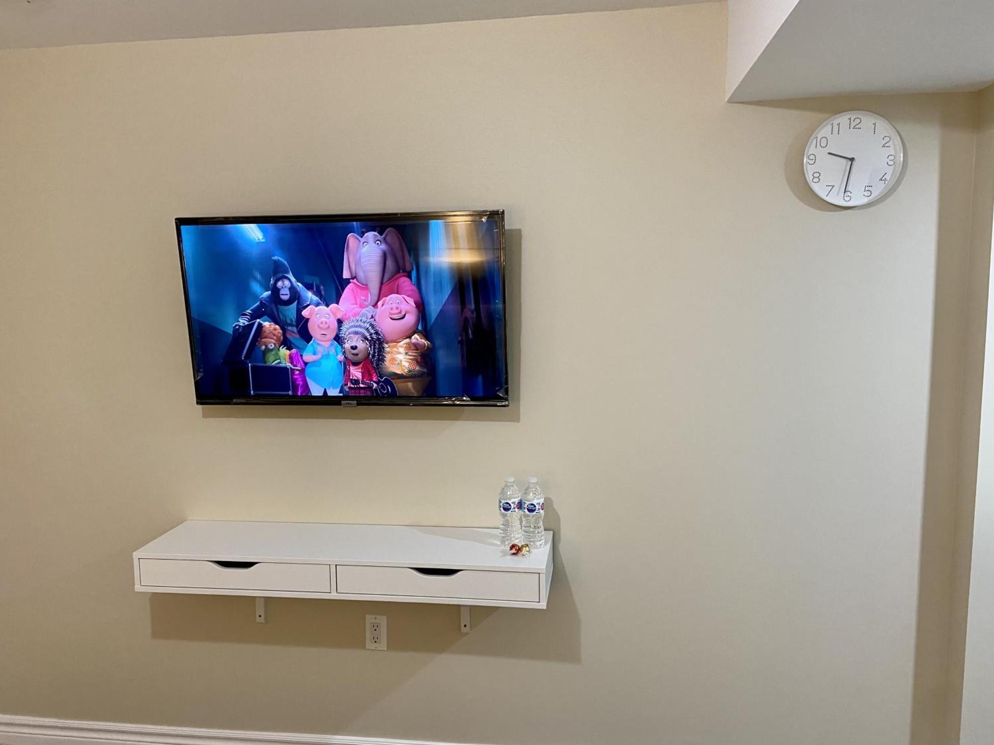 Affordable Room With Free Parking In Newmarket On Extérieur photo